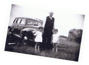 Le Grand-Père, ses petits-enfants et la voiture du voisin